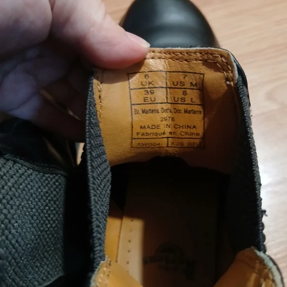 Doc Marten 2976 Smooth Leather Chelsea Boots - Picture 8 of 9